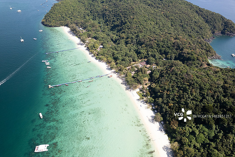 泰国珊瑚岛海滩高角度景观图片素材