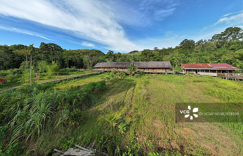 印度尼西亚西加里曼丹达雅克传统房屋图片素材