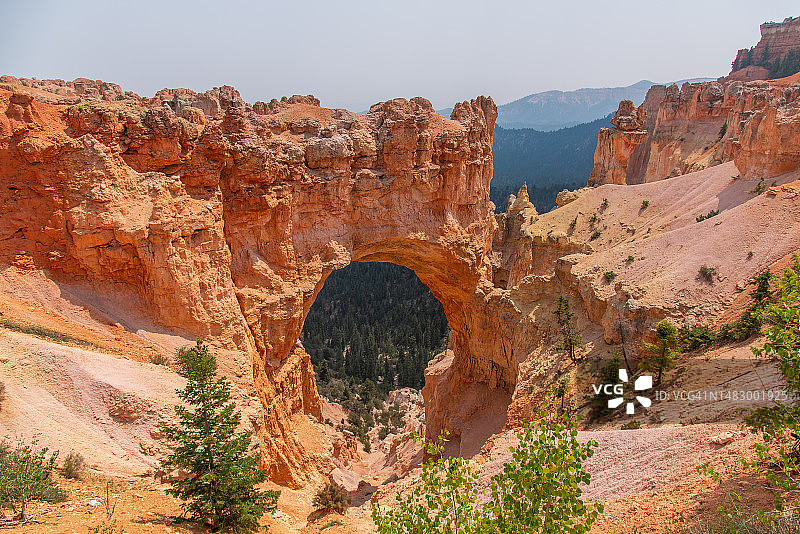 布莱斯峡谷国家公园的天然桥图片素材