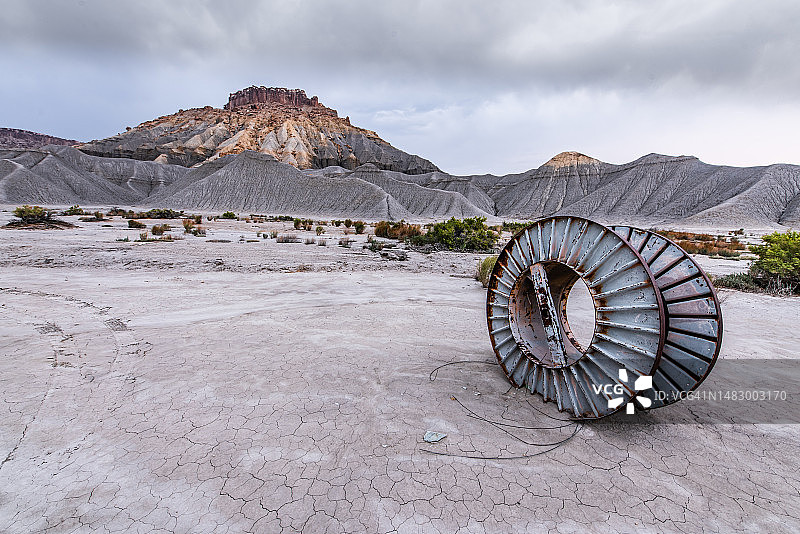 犹他州韦恩县的工厂孤丘图片素材