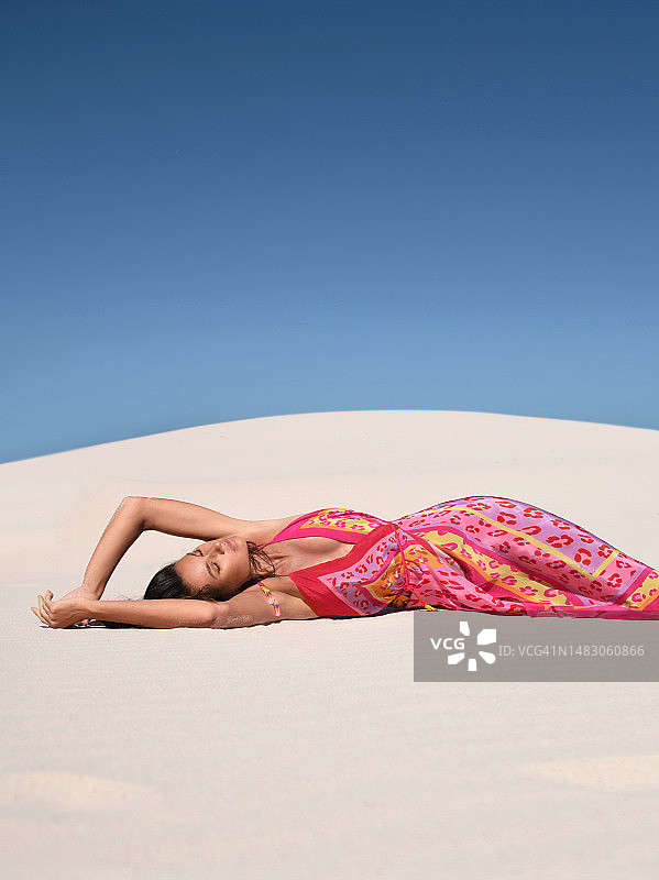 玫瑰与白色图片素材