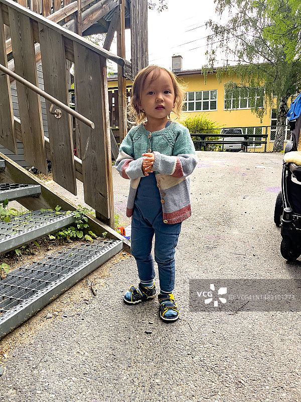 儿童准备去挪威旅行图片素材