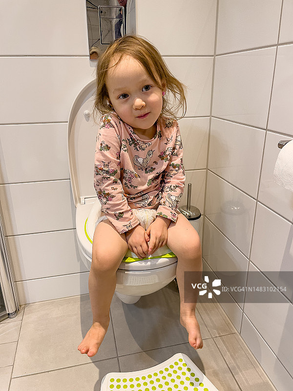 儿童便盆训练图片素材