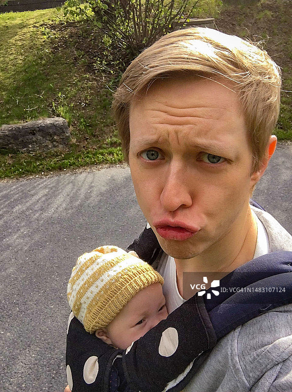 父亲和他的宝宝的自拍图片素材