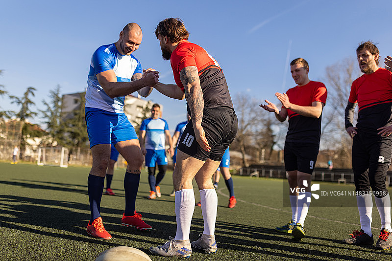 橄榄球运动员公平竞赛图片素材