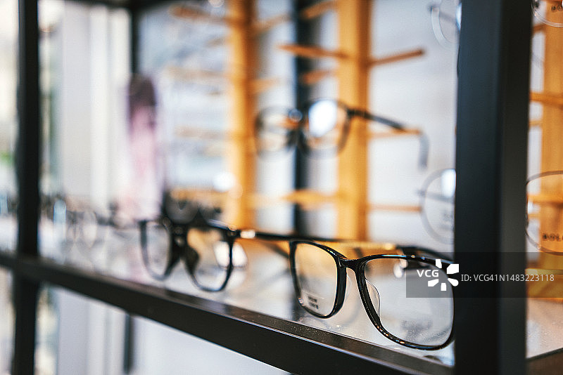 眼镜店里的眼镜图片素材