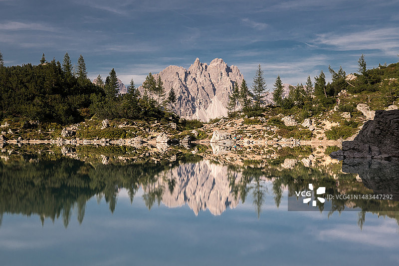 索拉皮斯湖，多洛米蒂山，意大利图片素材