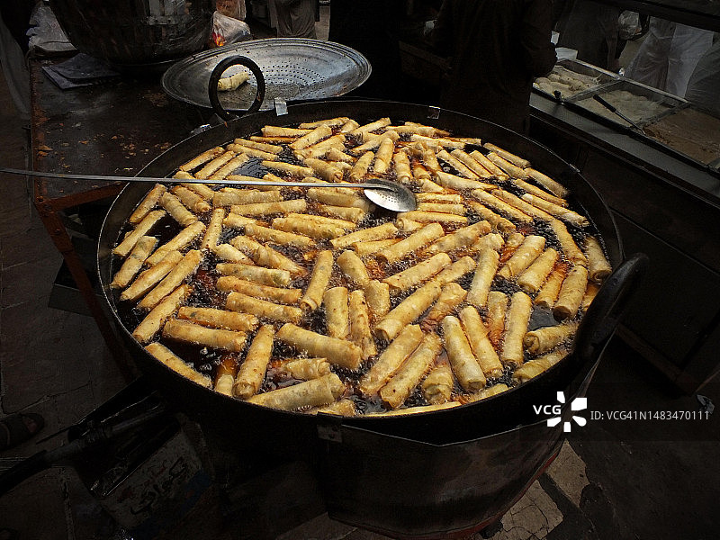 人们忙着为开斋节购物图片素材