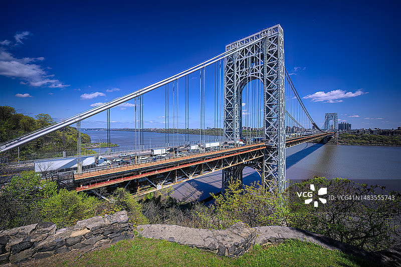 从新泽西州李堡历史公园看乔治·华盛顿桥和上层入境交通图片素材