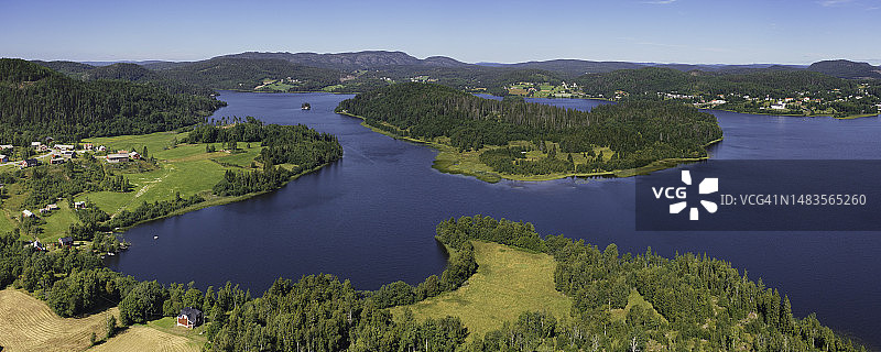 高海岸的沃格斯夫亚登湖图片素材