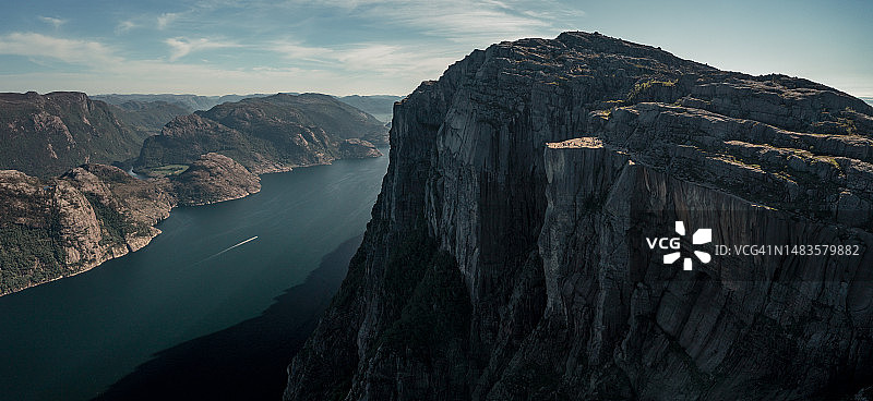 挪威吕瑟峡湾布道石全景图片素材