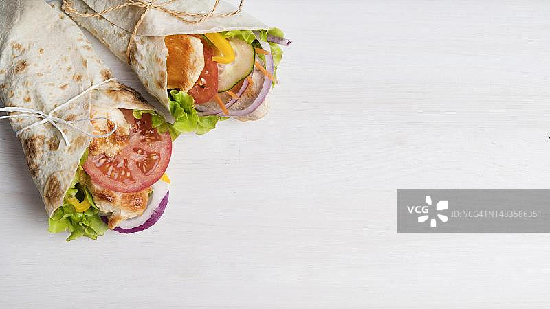 肉类蔬菜烤肉卷（含文案空间），高品质照片，罗马尼亚图片素材