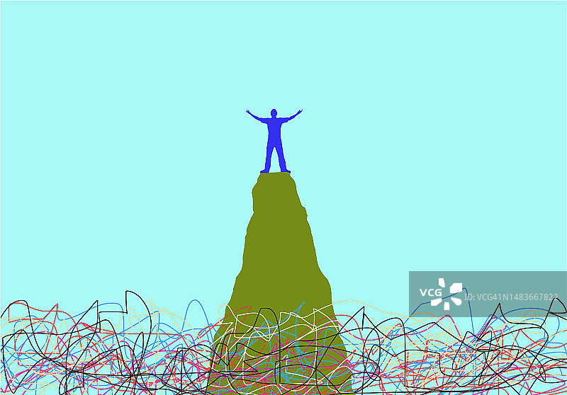 站在山顶举起双臂的人图片素材