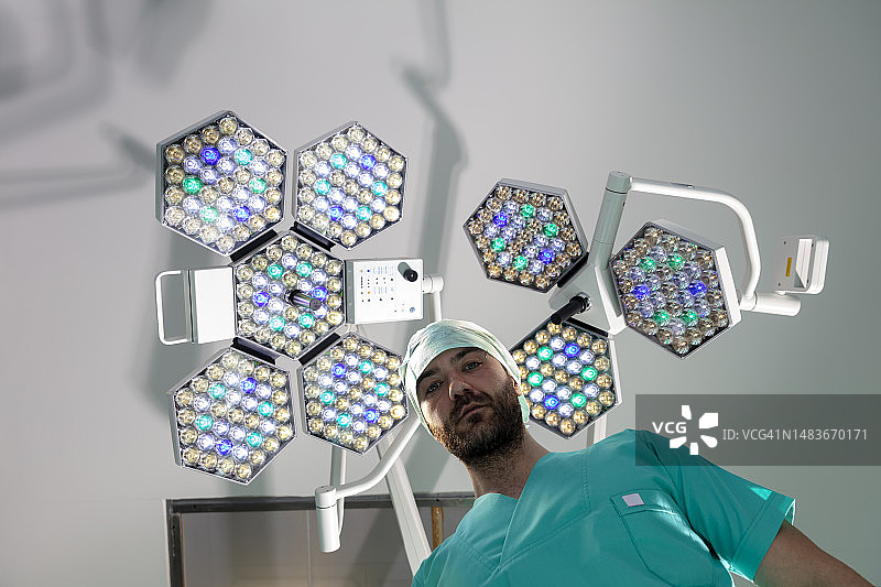 恐怖外科医生图片素材