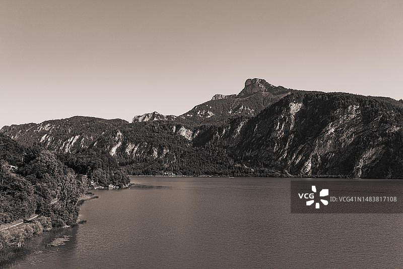 棕褐色：奥地利浪漫之路，蒙德塞附近皮希尔奥霍夫，沙夫山，蒙德湖地区，萨尔茨卡默古特，上奥地利州，奥地利图片素材