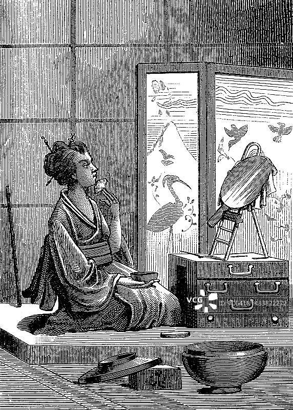 1870年日本的早间梳洗女孩图片素材