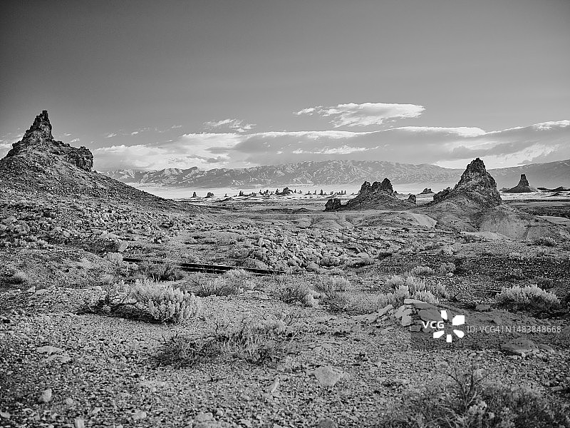 Trona Pinnacles的岩层图片素材