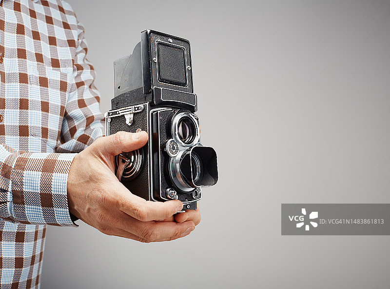 用老式双镜头反光中画幅相机拍摄图片素材