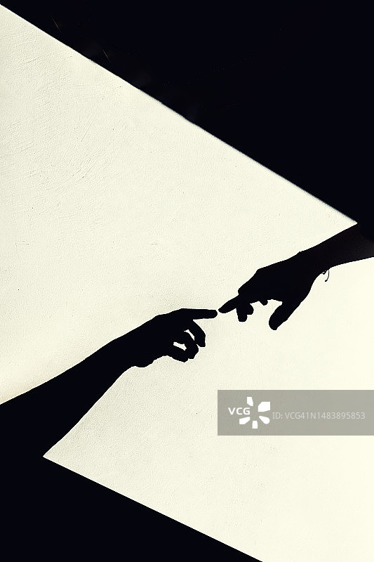 达成目标，互帮互助，双手指向同一方向图片素材