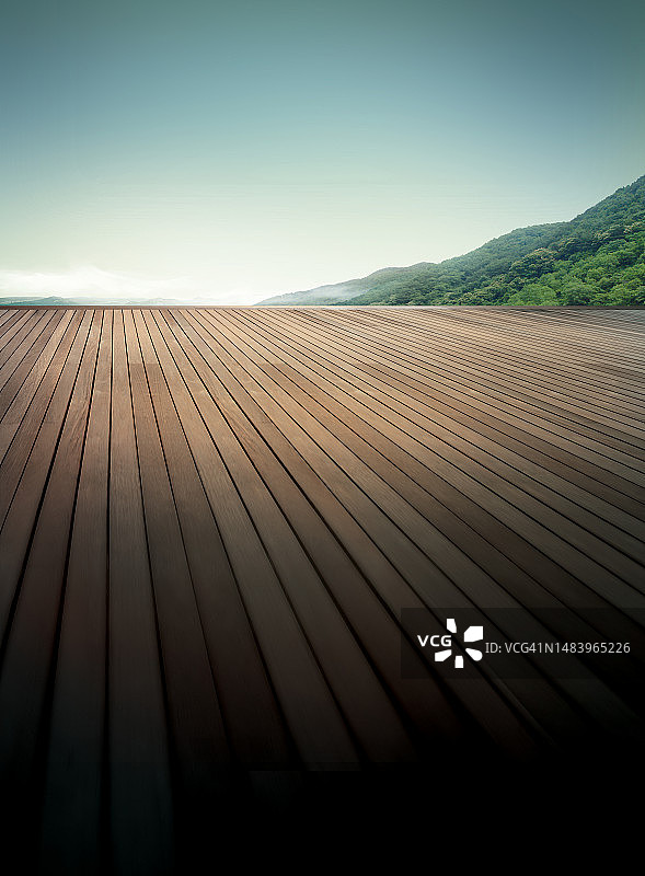 甲板、地板、木地板、拼花地板、户外、露台、低角度、景观、山脉、白天、天空、无人图片素材
