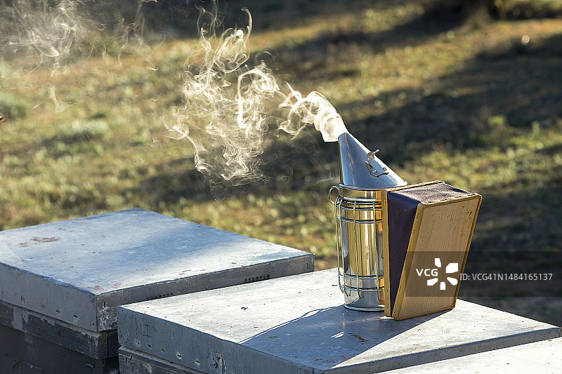 静止的蜂巢烟雾图片素材