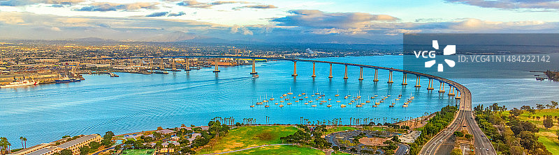 科罗纳多湾大桥航拍图片素材