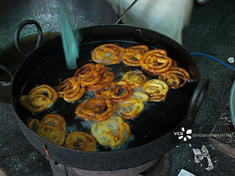 人们忙着为开斋节购物图片素材