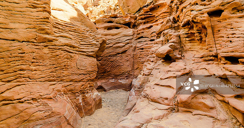 埃及达哈卜南西奈的彩色峡谷图片素材