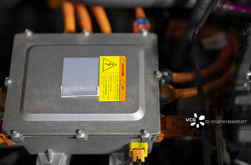 电动汽车锂电池组和电源连接图片素材