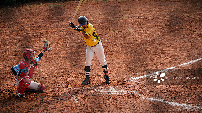 击球手被投球击中，保送上垒图片素材