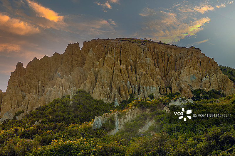 奥马拉马土丘，非凡的自然岩层，奥马拉马，麦肯齐盆地，新西兰南岛图片素材
