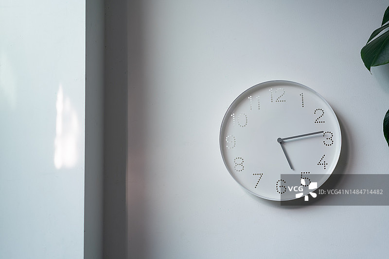 墙上的时钟图片素材