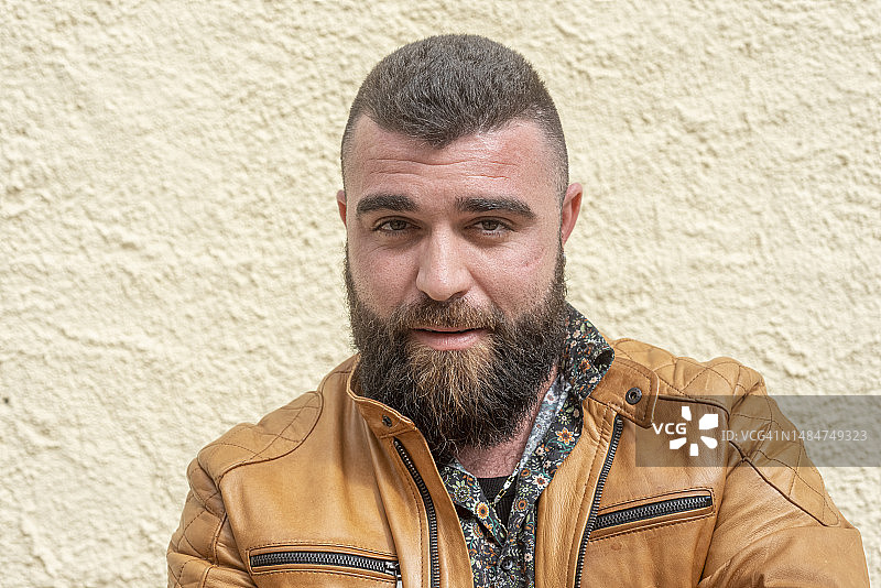 西班牙裔男子肖像图片素材