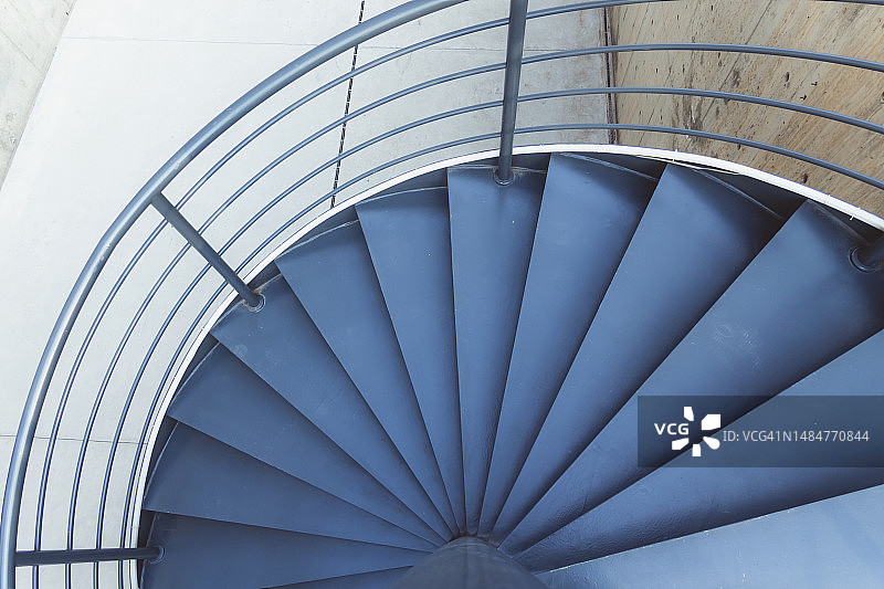 俯视螺旋楼梯图片素材