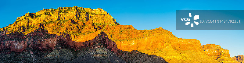 日出时分大峡谷南缘下方全景图片素材