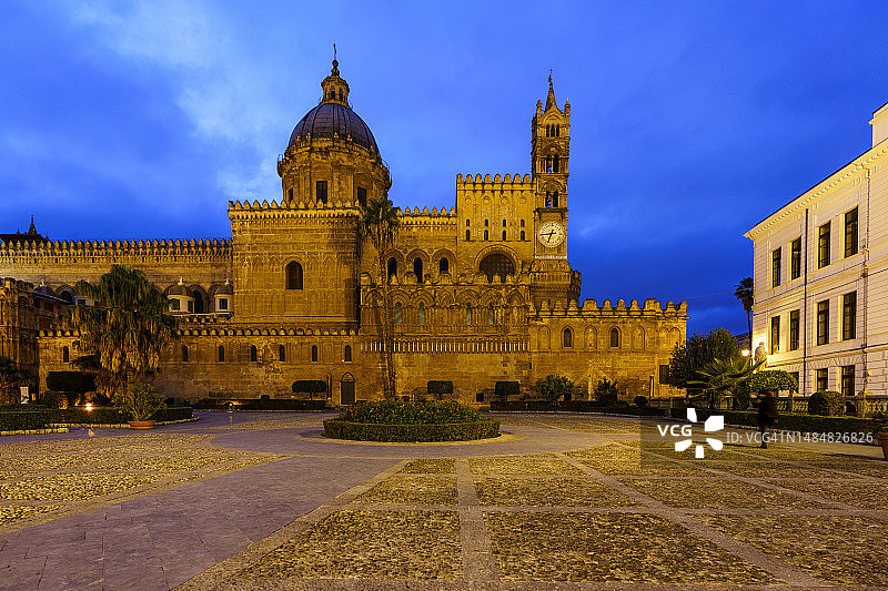 意大利西西里岛巴勒莫大教堂图片素材