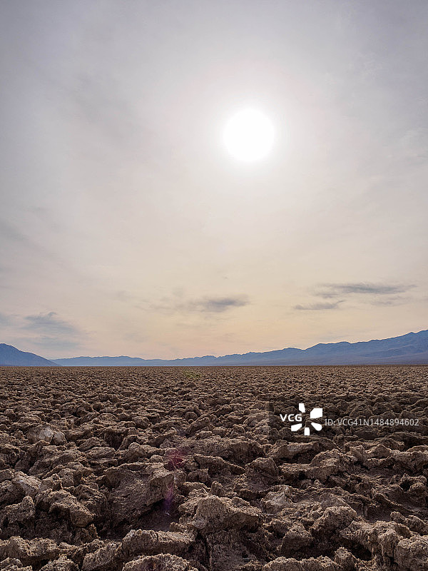 加利福尼亚死亡谷国家公园的魔鬼高尔夫球场图片素材
