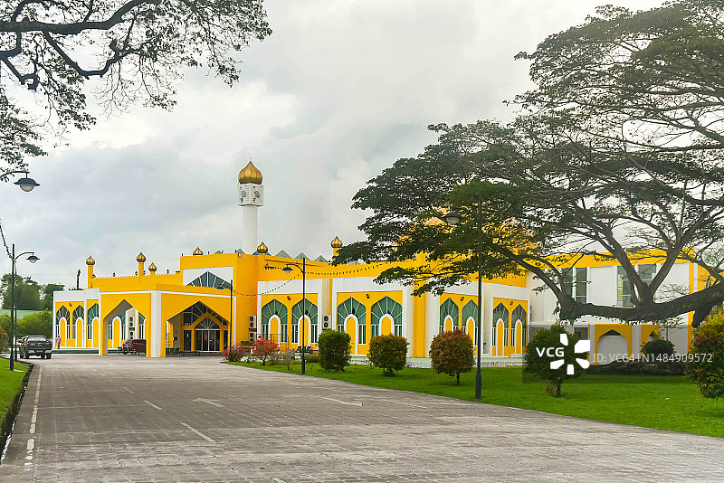 马来西亚诗巫安努尔清真寺清晨美景图片素材