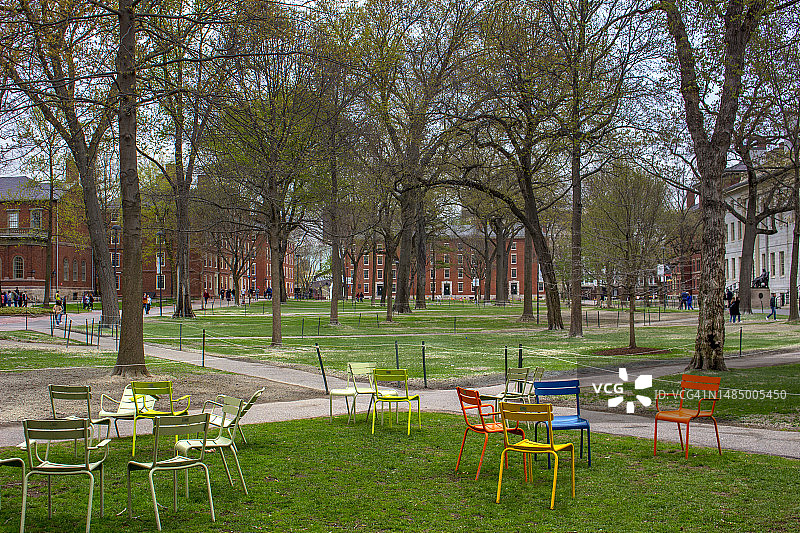 马萨诸塞州剑桥市哈佛大学的哈佛庭院图片素材