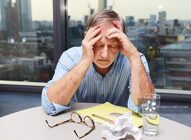 失忆的男人图片素材