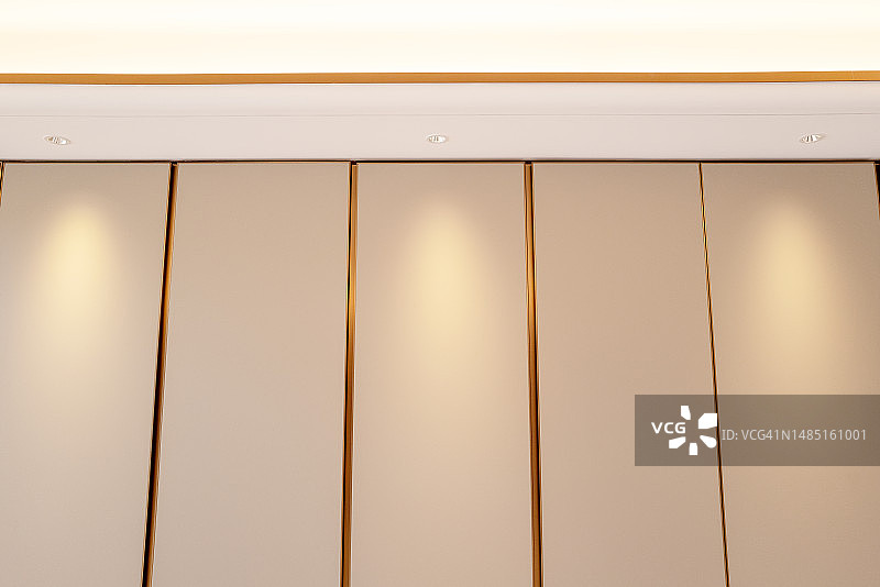 墙壁上的光效低角度视图图片素材