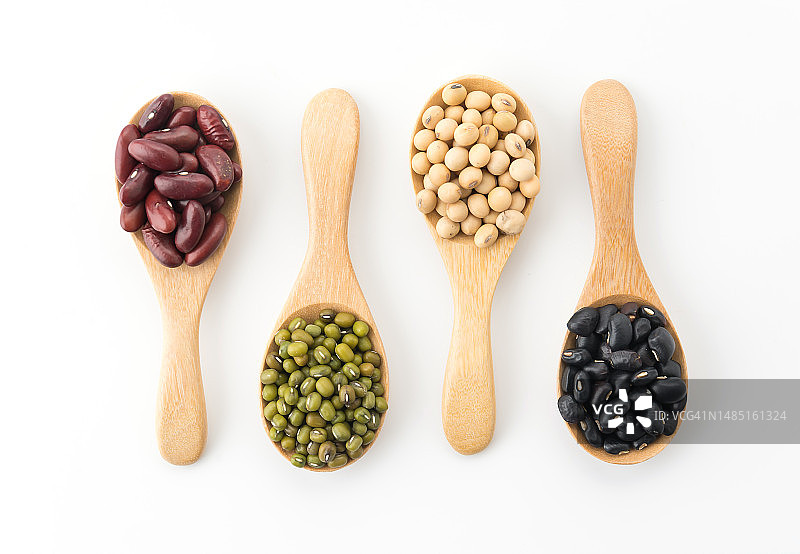 白色背景上的混合豆类图片素材
