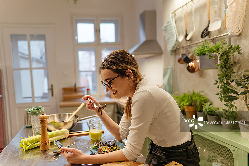 远程晚餐约会图片素材