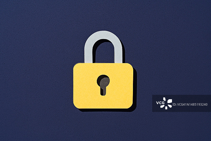 纸锁工艺品：数据安全概念图片素材