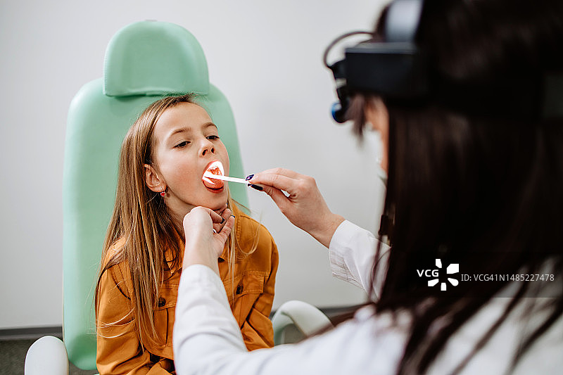 医疗听力检查图片素材