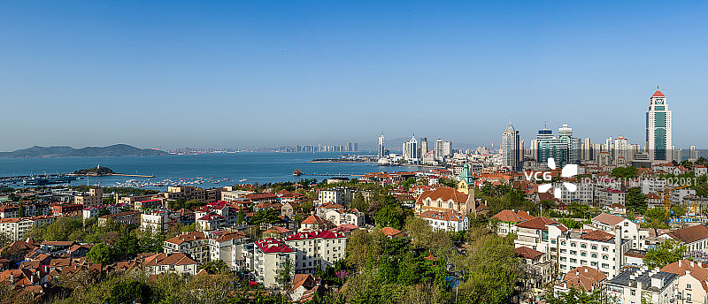 清晨时分青岛市信号山公园高角度景观，山东省，中国图片素材