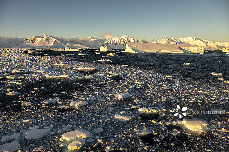 南极半岛马蹄岛图片素材