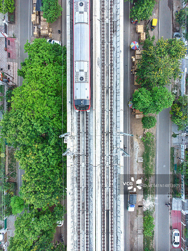 北方邦勒克瑙的本地出行地铁列车图片素材