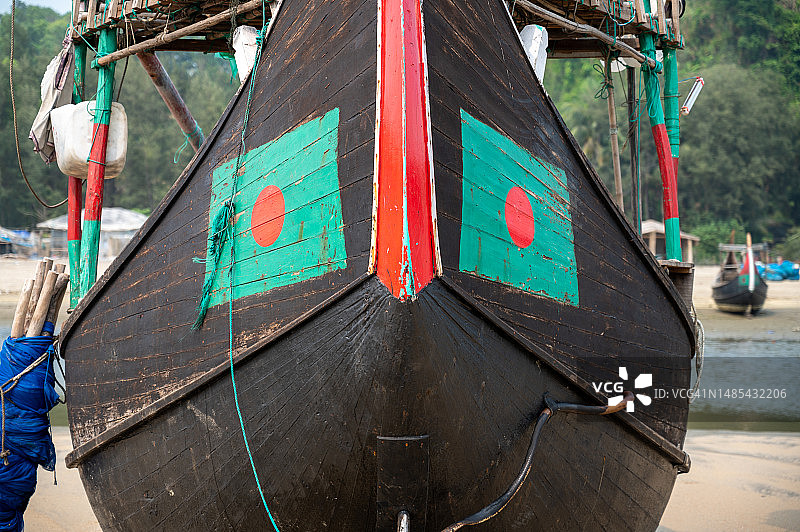 孟加拉国考克斯巴扎尔的月亮渔船图片素材