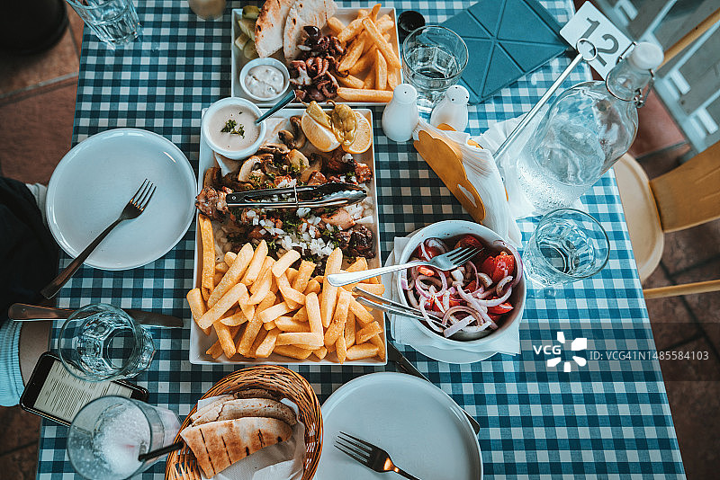 希腊晚餐拼盘图片素材